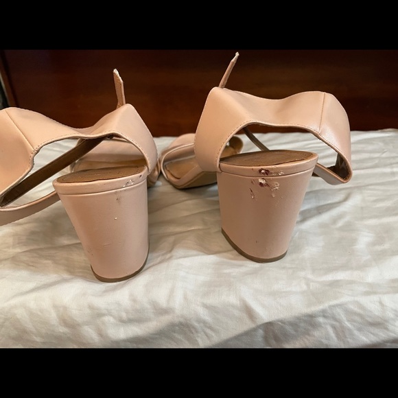 stylish shoes in a neutral pink- beige. - Picture 4 of 4